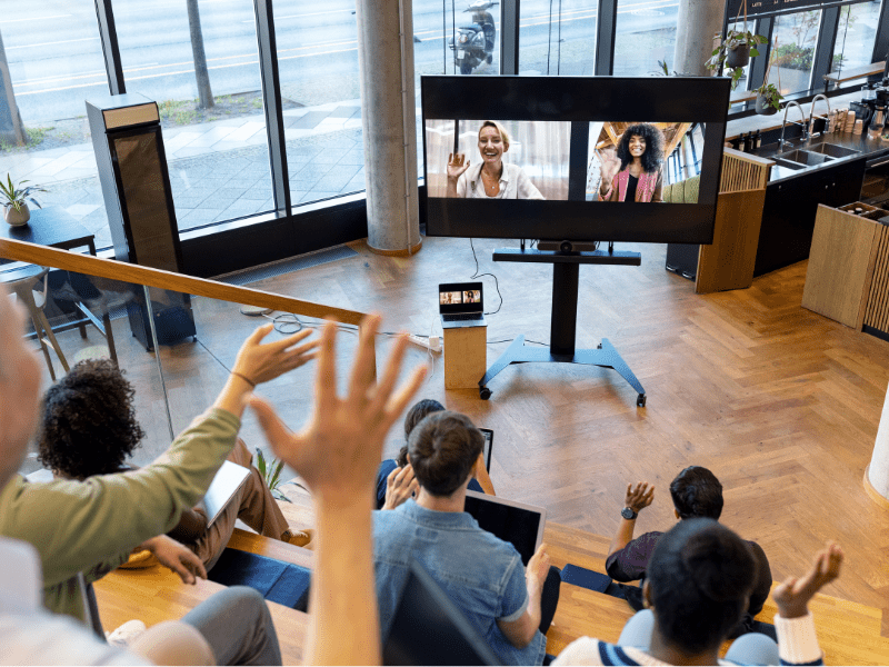 Arbeiten im Hybrid-Umfeld: Erhalte wertvolle Tipps vom Mitbegründer von Conceptboard für sinnvolles Arbeiten im hybriden Umfeld. Flexibilität und effektive Zusammenarbeit für deine Business-Ziele!